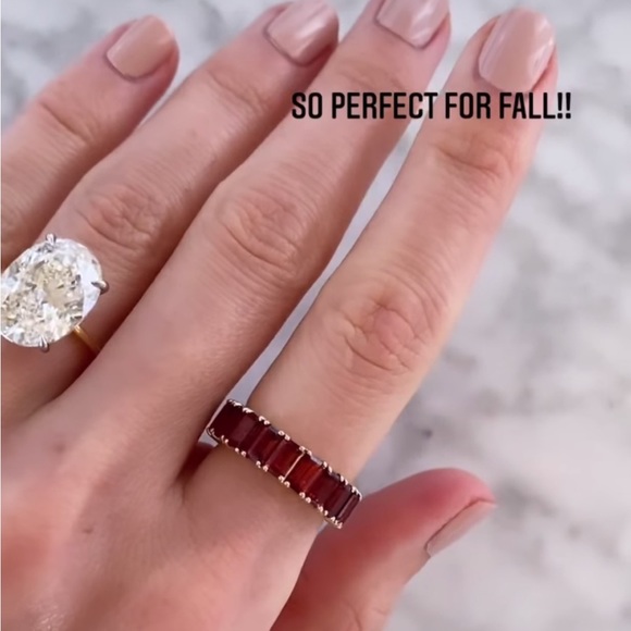 Ring concierge Garnet Ring - Picture 1 of 8